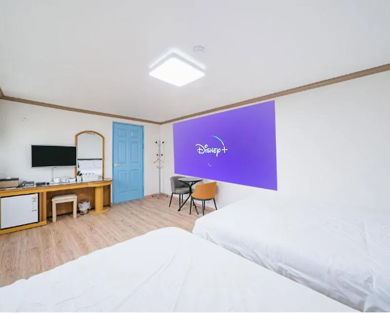 ***  Top Island Hotel جيجو كوريا الجنوبية